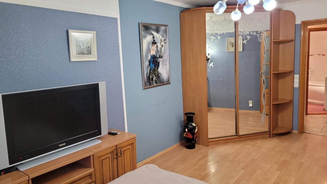 Апартаменти На Проспекті. Khmelʼnytsʼkyy Extérieur photo